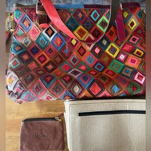 Large Ameri Leather bag with small zipper pouch and purse organizer